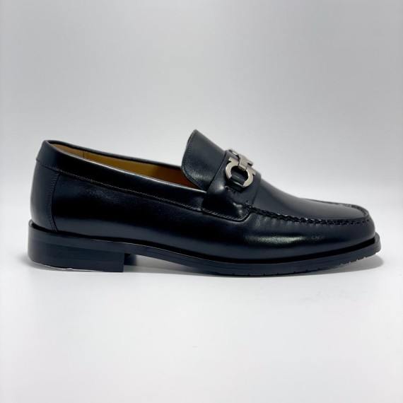 https://www.fixationpk.com/products/ferragamo-mens-gancini-ornament-loafer-shoe-black